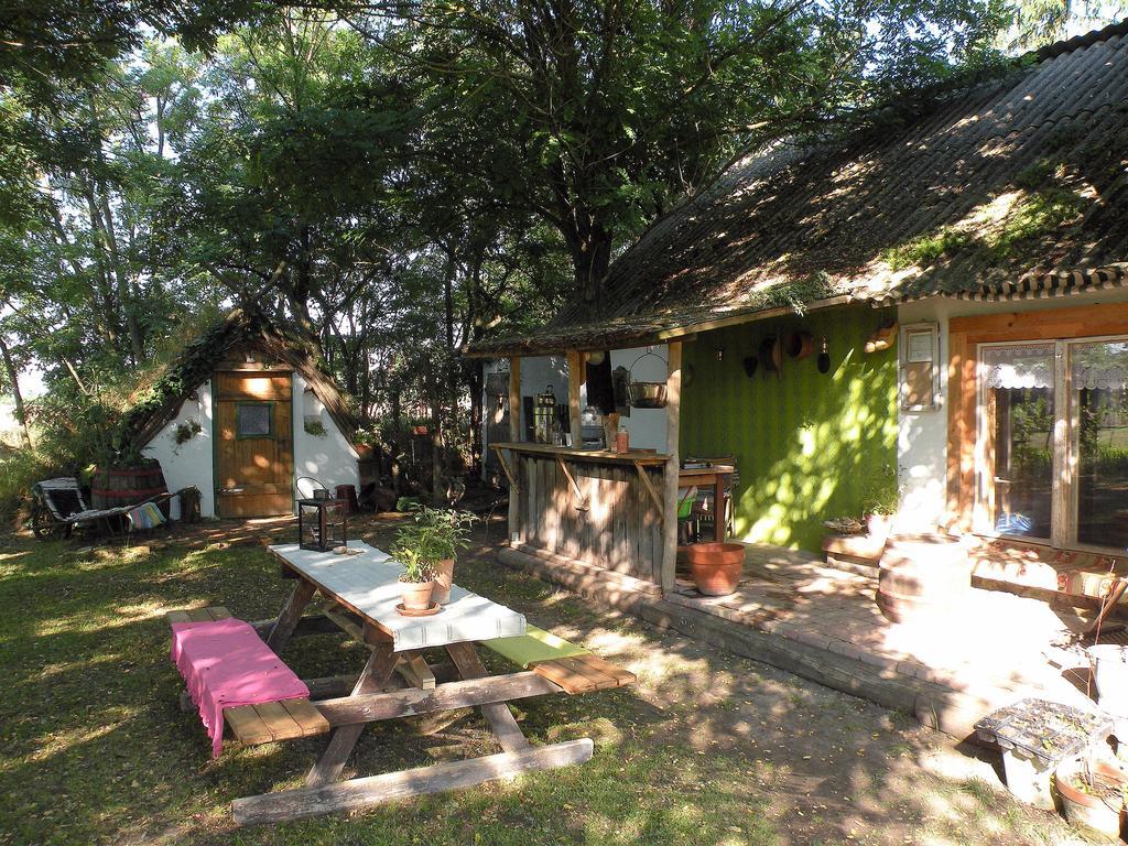 Pálmonostora Chy-Kara Farm Camping B&B 외부 사진